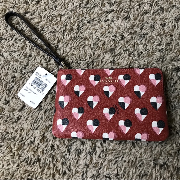 Coach Handbags - 🆕 Coach Terracotta Hearts Wristlet